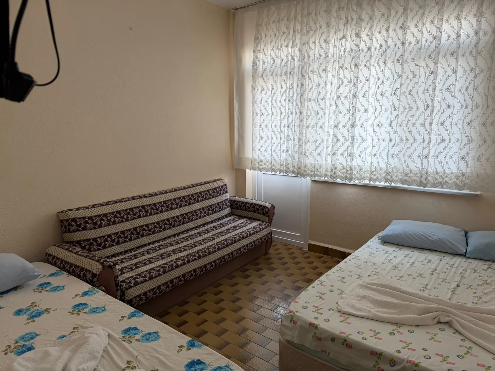 Oturma köşeli ferah oda